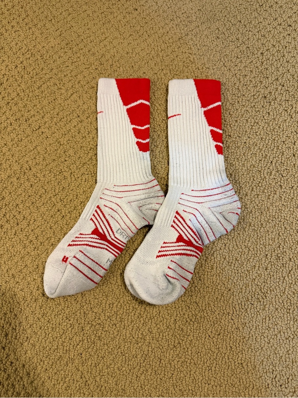 Nike Elite Basketball Football Training Workout Socks (Men’s Size 6-8 Medium)